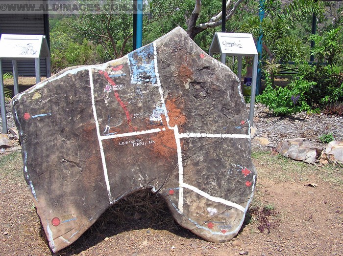 678x501 pixels (307K)